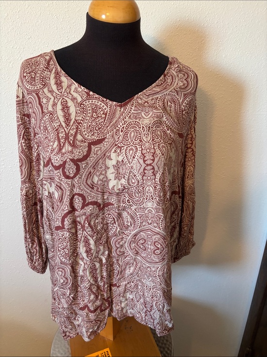 Brina & Em Tops - Brina & Em Lightweight Pullover Top size 1X